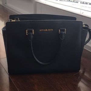 Michael Kors Navy Handbag w shoulder strapless